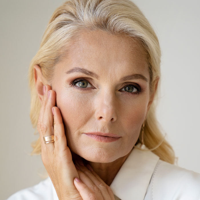 Hollywood Carbon Facial pack of 5 50% Off at check out